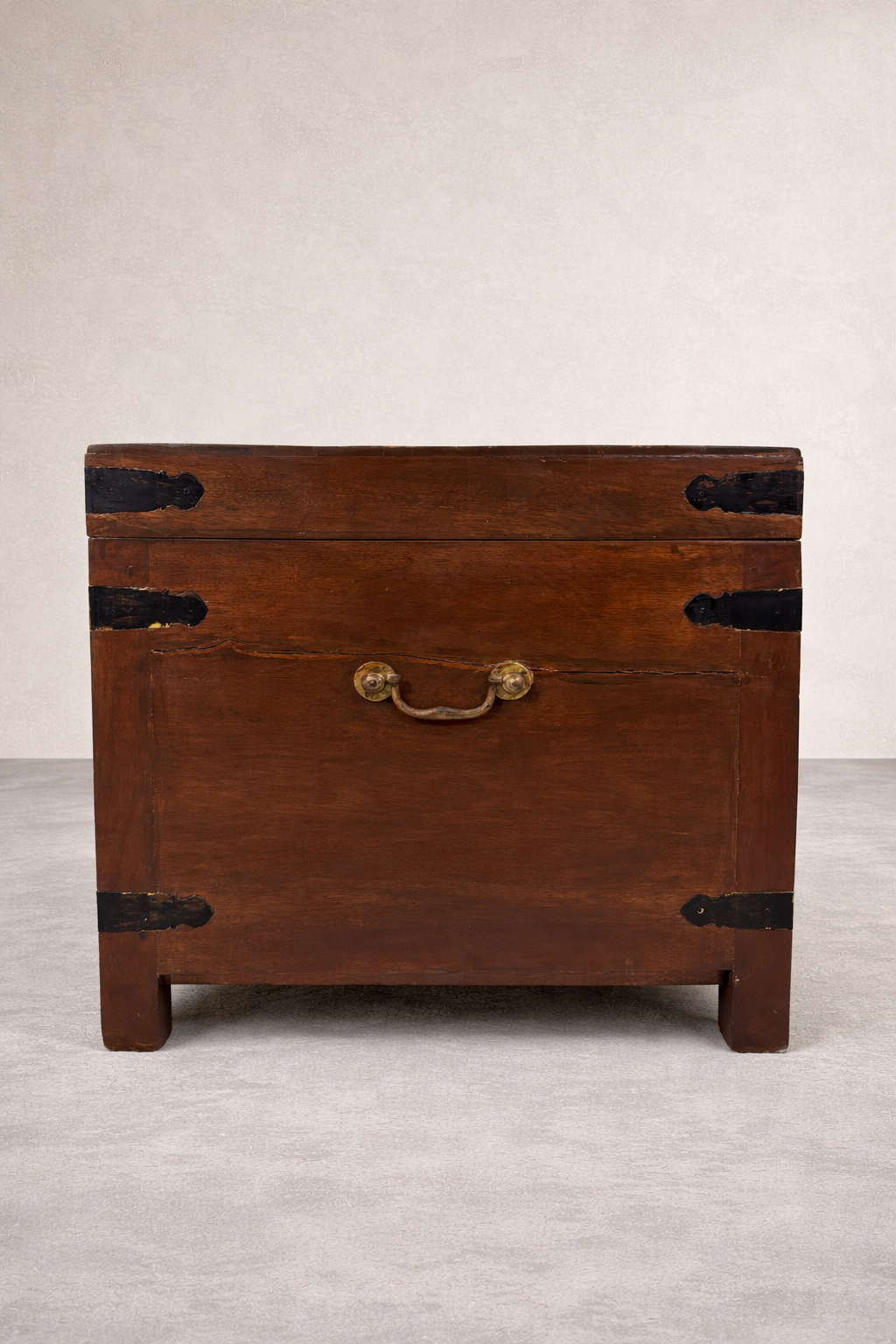 Veda Storage Chest