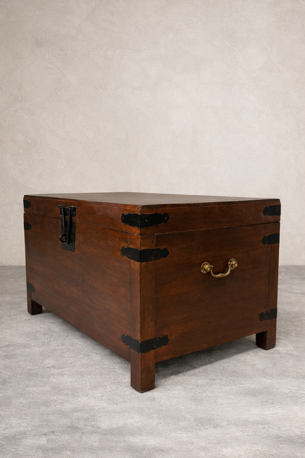 Veda Storage Chest